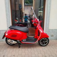 Piaggio Vespa 300 GTS hpe Super