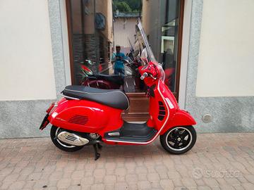 Piaggio Vespa 300 GTS hpe Super