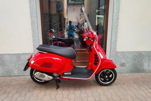 Piaggio Vespa 300 GTS hpe Super
