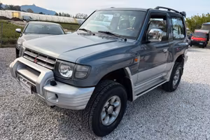 Mitsubishi pajero 2.5