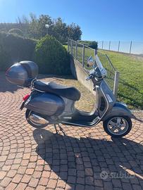 Piaggio Vespa 300 GTS - 2014