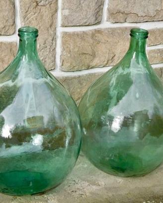 Boccioni di damigiana in vetro e damigiane antiche