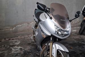 Kawasaki ER 6F  650cc