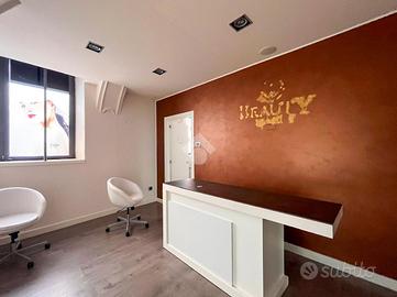 NEGOZIO A DESENZANO DEL GARDA