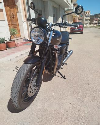 Triumph Speed twin 900