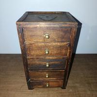 Mini cassettiera in legno stile vintage