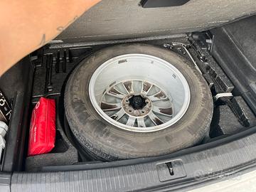 Ruota completa di gomme per tiguan