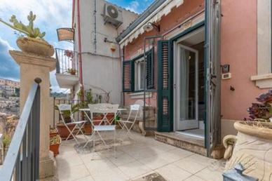 Casa indipendente con terrazzo panoramico