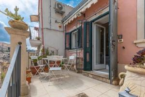 Casa indipendente con terrazzo panoramico
