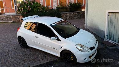 RENAULT Clio RS