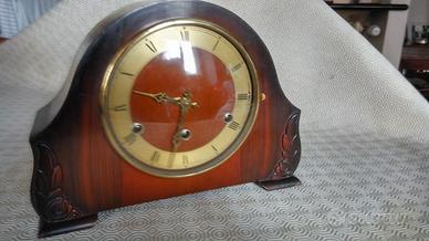 Orologio antico a pendolo westminster