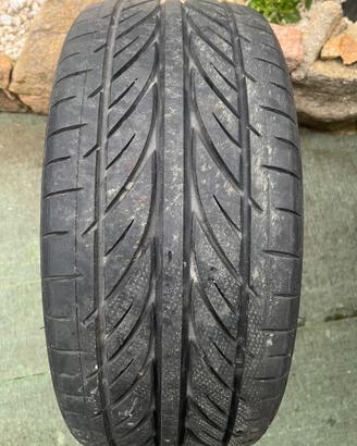 Gomme Hankook 215 40 r18