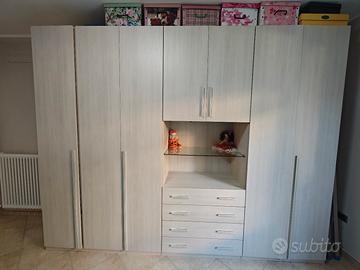 Armadio 7 ante con cavo TV