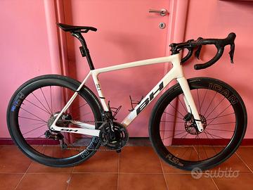 BH SL1 - Ultegra Di2 11 v - Ruote carbonio ICAN