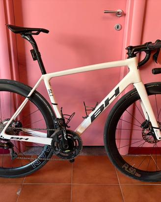 BH SL1 - Ultegra Di2 11 v - Ruote carbonio ICAN