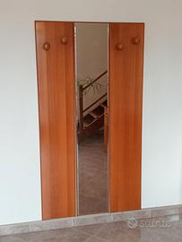 specchio con appendiabiti 