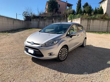 Ford fiesta 6a serie titanium 1.4 TDI