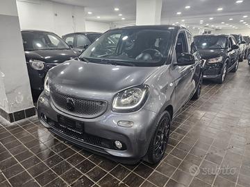 NUOVA SMART FORFOUR IDENTITY BLACK EDITION PASSION