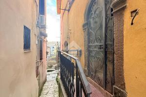 2 LOCALI A VASANELLO