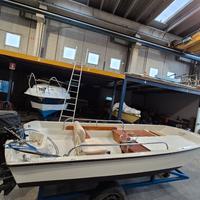 Boston Whaler 13