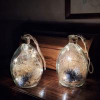 Coppia di piccole lanterne