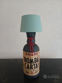 Lampada da tavola "Bomba Carta"