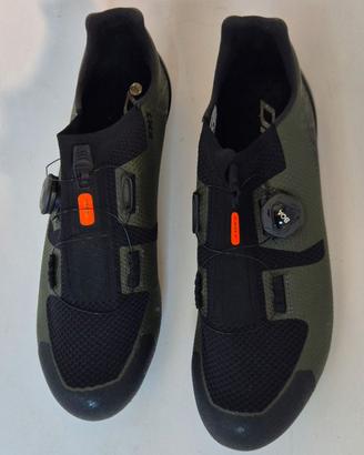 Scarpe MTB DMT KM3 Tg 43,5 Verde militare.