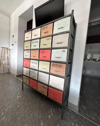 Cassettiera in ferro stile Industrial