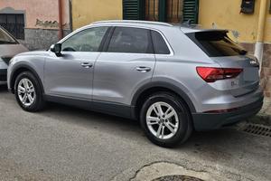 AUDI Q 3