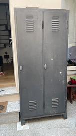 Armadio sposgliztoio vintage