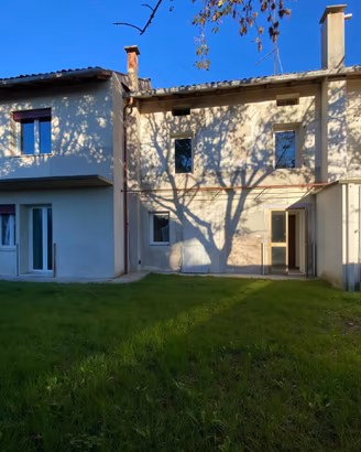 Casa indipendente con ampio giardino - Fratta
