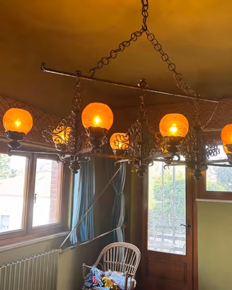 Lampadario Scultoreo a Bilancere in Ferro Battuto