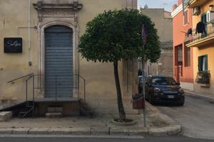 Locale commerciale/ ufficio a Rosolini