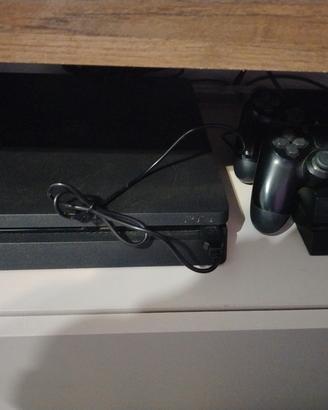 Ps4 slim  1 tera con 2 joysticks 