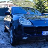 Porsche Cayenne 3.2 V6 tagliandata e riverniciata