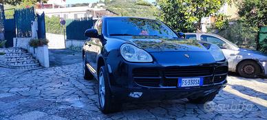 Porsche Cayenne 3.2 V6 tagliandata e riverniciata