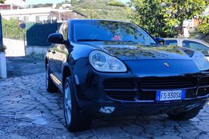 Porsche Cayenne 3.2 V6 tagliandata e riverniciata