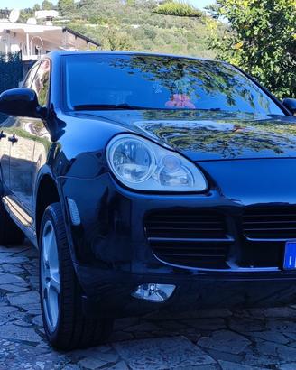 Porsche Cayenne 3.2 V6 tagliandata e riverniciata