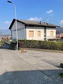 Bifamiliare in zona centrale e soleggiata