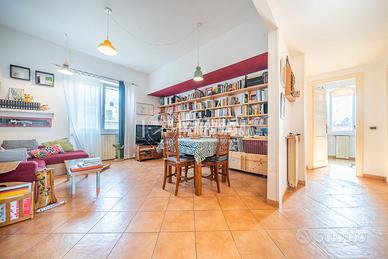 AMPIO TRILOCALE IN VIALE SPARTACO!