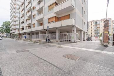 Box / Garage di 15 m² a Torino