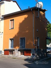 Casa indipendente di corte