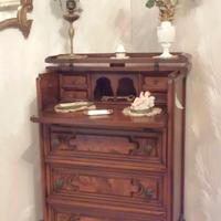 Cassettiera in noce stile '800 con secretaire