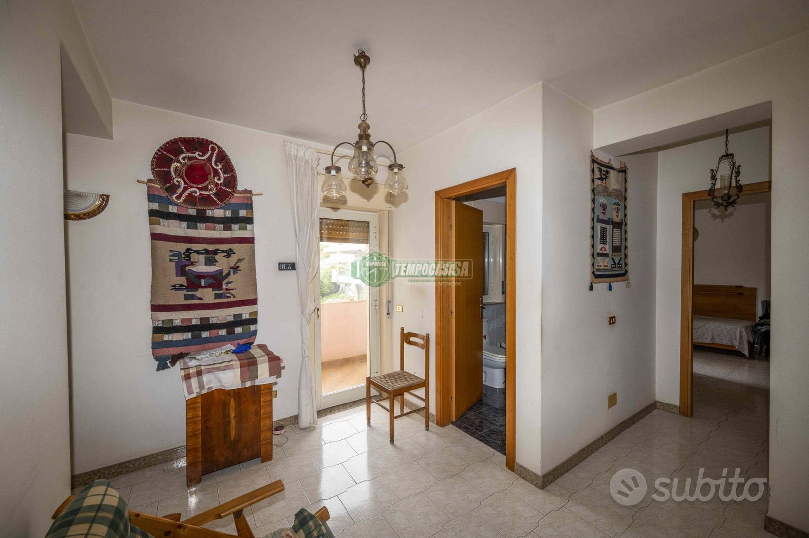 Quadrivani oltre accessori e due mansarde in zona - Altro