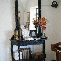 Specchiera e sedia spagnoli