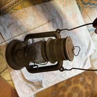 Vecchia lanterna a petrolio