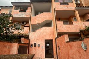 Appartamento al secondo piano con terrazzino