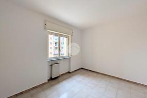 4 LOCALI A MELITO DI NAPOLI