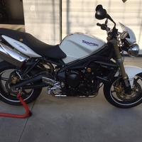 Street triple 675