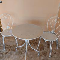 set tavolo e sedie in ferro